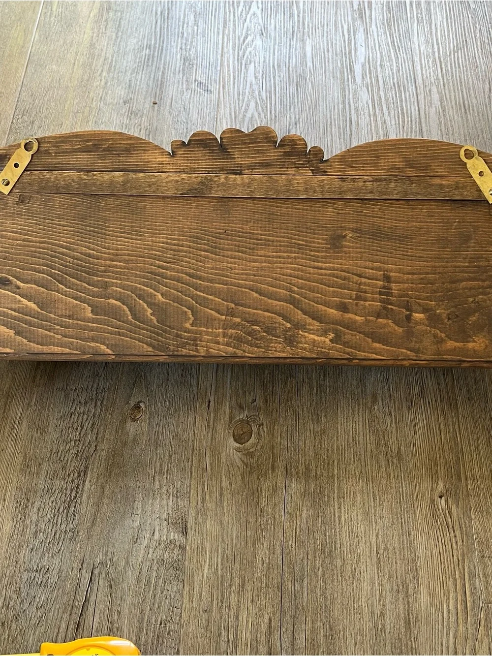 Wooden Shelf With Hearts And Hanging Pegs, Display, Scroll
